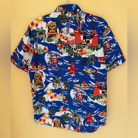SSLR Hawaiian Santa Christmas Button Down Shirt Size Medium EUC - Picture 2 of 5